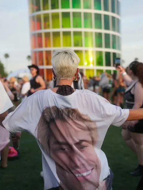 Pauli Echeverría con una remera de Paco Amoroso Pauli Echeverría con una remera de Paco Amoroso