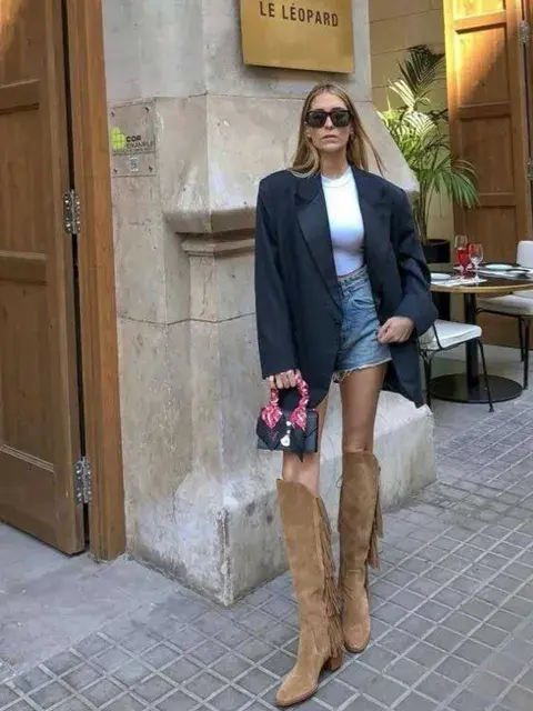 Esta temporada apostá por las botas XXL en color marrón para llevar de día o de noche