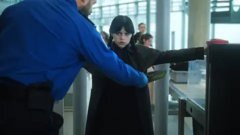Netflix revela el tráiler y la fecha de estreno de la esperada temporada 2 de Merlina