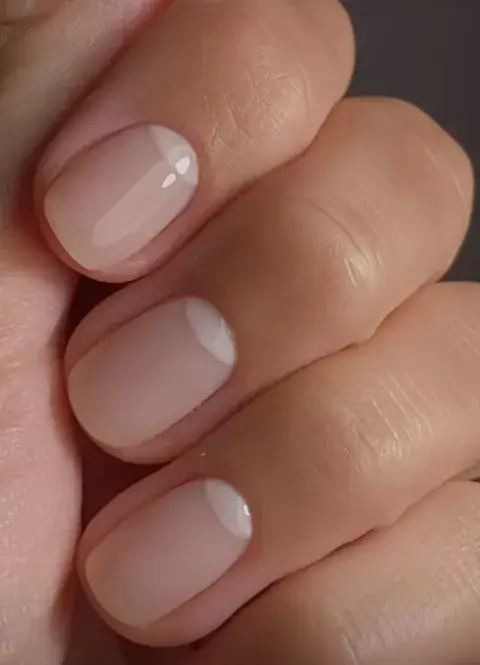 Las uñas rubber se convirtieron en el nuevo must del mundo beauty. Las uñas rubber se convirtieron en el nuevo must del mundo beauty.