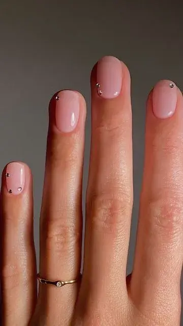 Las uñas rubber se convirtieron en el nuevo must del mundo beauty. Las uñas rubber se convirtieron en el nuevo must del mundo beauty.