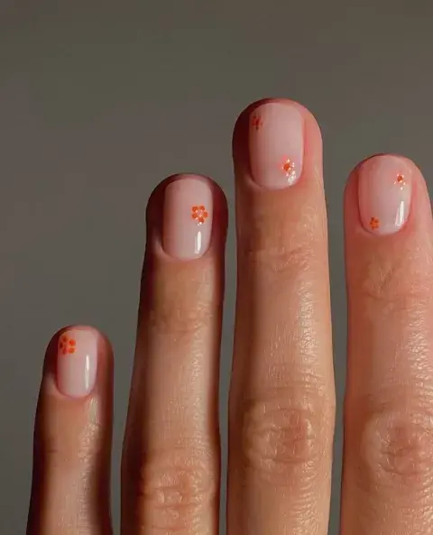 Las uñas rubber se convirtieron en el nuevo must del mundo beauty. Las uñas rubber se convirtieron en el nuevo must del mundo beauty.
