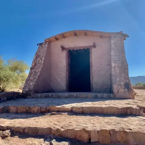 La Ruta del Adobe en Catamarca: 50 kilómetros de barro, historia y capillitas de ensueño La Ruta del Adobe en Catamarca: 50 kilómetros de barro, historia y capillitas de ensueño