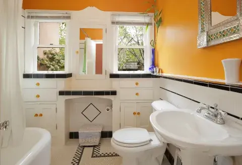 Ideas económicas para renovar baños y cocinas con pintura