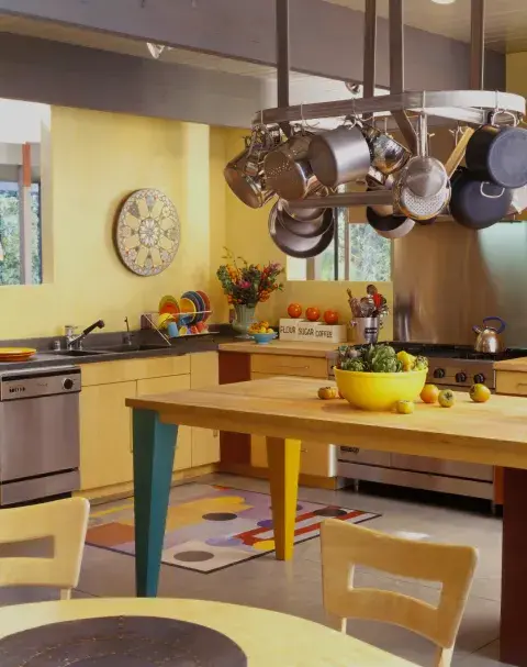 Ideas económicas para renovar baños y cocinas con pintura