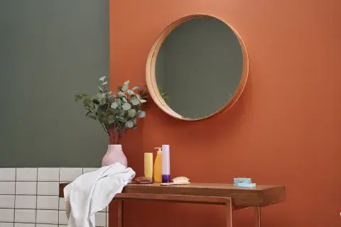 Ideas económicas para renovar baños y cocinas con pintura