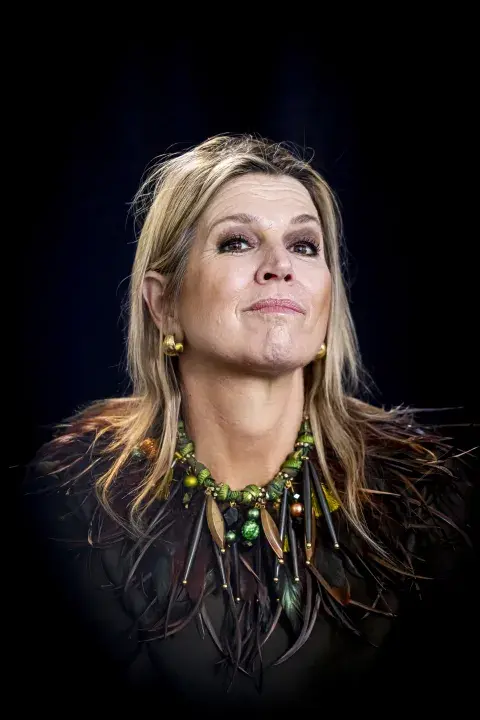 El collar de El Rey León que lució Máxima Zorreguieta. El collar de El Rey León que lució Máxima Zorreguieta.