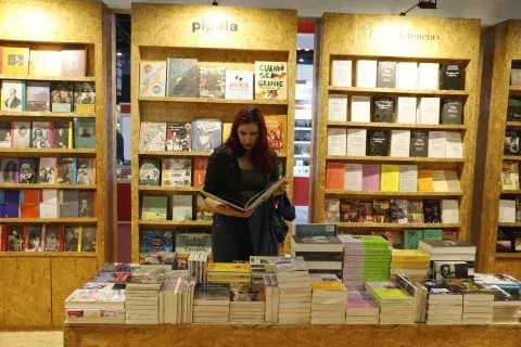 49° Feria Internacional del Libro de Buenos Aires: el programa de este fin de semana. 49° Feria Internacional del Libro de Buenos Aires: el programa de este fin de semana.
