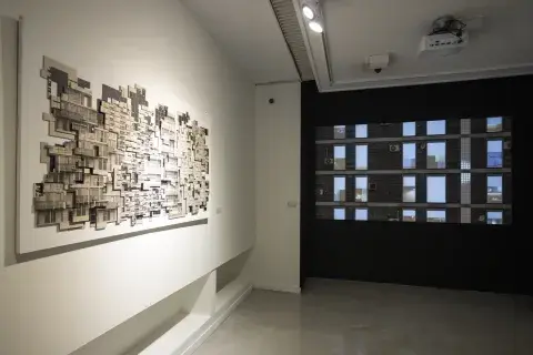 La curaduría de Luz propia está a cargo de Claudia Kozak.