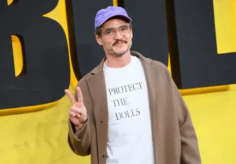 Pedro Pascal, con una remera en apoyo a la comunidad trans. Pedro Pascal, con una remera en apoyo a la comunidad trans.
