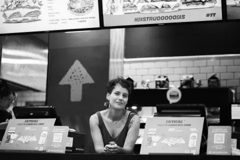 Solange Levinton es periodista y es coautora del libro Voltios: la crisis energética y la deuda eléctrica publicado en 2017 y editado por Leila Guerriero. Solange Levinton es periodista y es coautora del libro Voltios: la crisis energética y la deuda eléctrica publicado en 2017 y editado por Leila Guerriero.