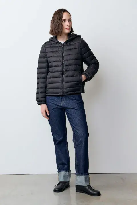 Campera canelón con capucha Campera canelón con capucha