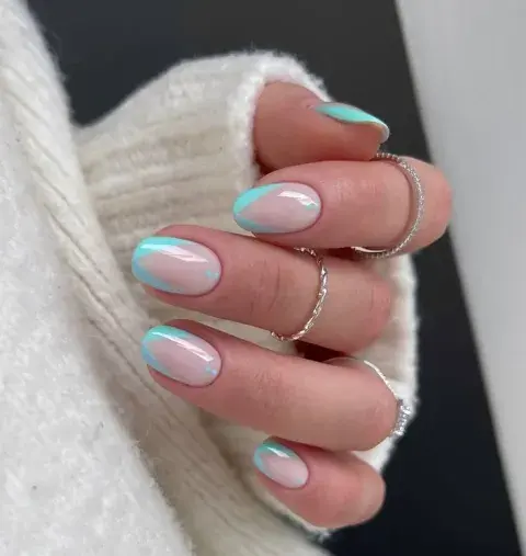 Con una base en color vía láctea, este tono queda perfecto. Con una base en color vía láctea, este tono queda perfecto.