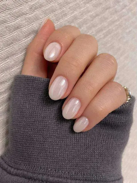 Uñas chrome, una propuesta elegante para cualquier ocasión Uñas chrome, una propuesta elegante para cualquier ocasión
