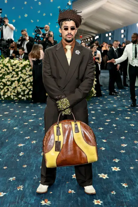 Bad Bunny en la Met Gala 2025. Bad Bunny en la Met Gala 2025.