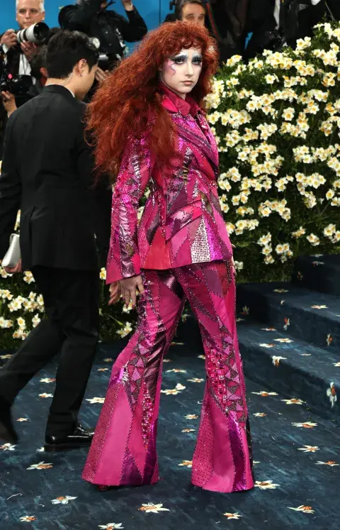 Chappell Roan en la Met Gala 2025. Chappell Roan en la Met Gala 2025.