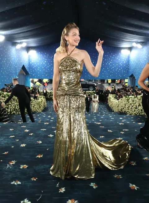 Gigi Hadid en la Met Gala 2025. Gigi Hadid en la Met Gala 2025.