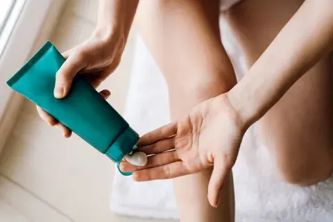 ¡El cuerpo también necesita crema! Recordá hidratarla durante el invierno. ¡El cuerpo también necesita crema! Recordá hidratarla durante el invierno.
