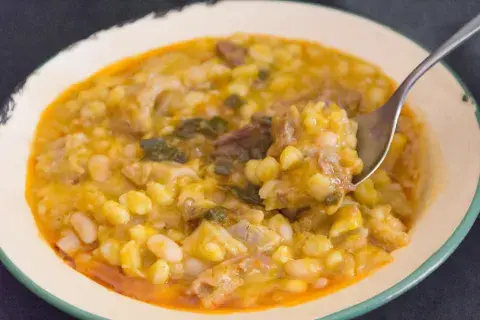 Locro, pastelitos y empanadas: estos son los menúes patrios para celebrar el 25 de Mayo Locro, pastelitos y empanadas: estos son los menúes patrios para celebrar el 25 de Mayo