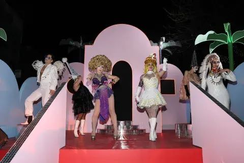 La performance de Club 69 en el evento. La performance de Club 69 en el evento.