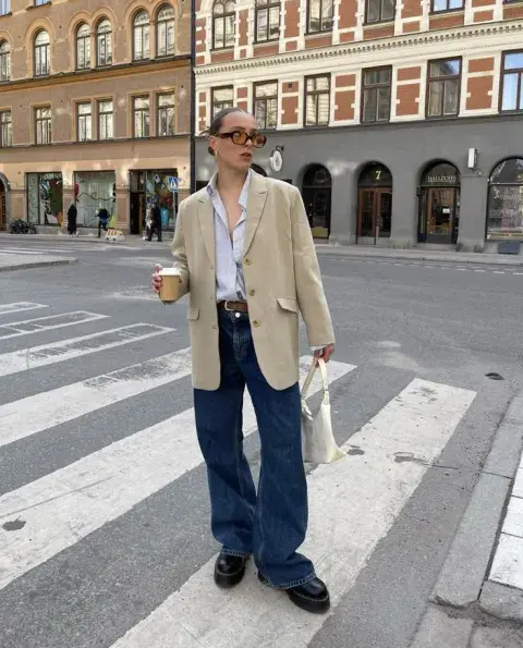 La camisa blanca nunca falla, es un básico del armario que te va a salvar siempre. La camisa blanca nunca falla, es un básico del armario que te va a salvar siempre.