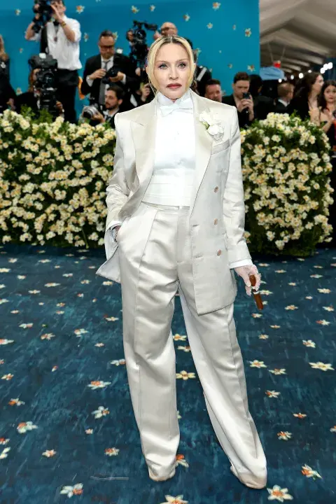 Madonna en la Met Gala 2025. Madonna en la Met Gala 2025.