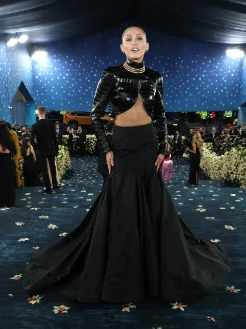 Miley Cyrus en la Met Gala 2025. Miley Cyrus en la Met Gala 2025.