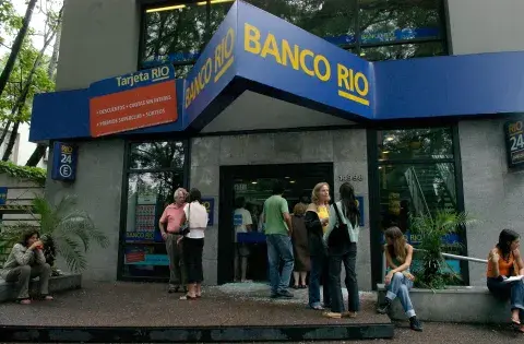pepita_la_pistolera_y_la_relacion_con_el_banco_rio_8.jpg pepita_la_pistolera_y_la_relacion_con_el_banco_rio_8.jpg
