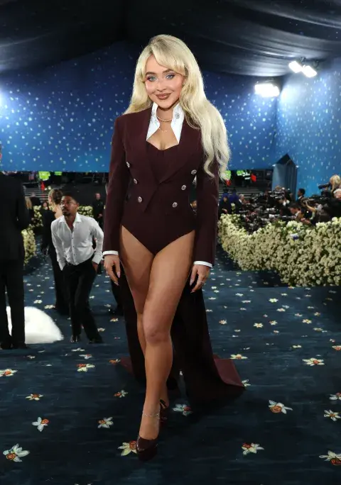Sabrina Carpenter en la Met Gala 2025. Sabrina Carpenter en la Met Gala 2025.