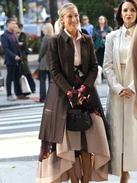 Vestido vaporoso en rosa viejo un tapado XXl en marrón oscuro Vestido vaporoso en rosa viejo un tapado XXl en marrón oscuro