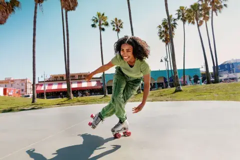 Clases de skate en Venice Beach, Los Angeles.