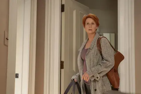 En el primer episodio de la tercera temporada de And Just Like That, Miranda tiene una noche de pasión con una exmonja.