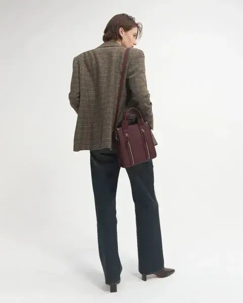 Un bolso en este color, es perfecto para todos los días. Un bolso en este color, es perfecto para todos los días.
