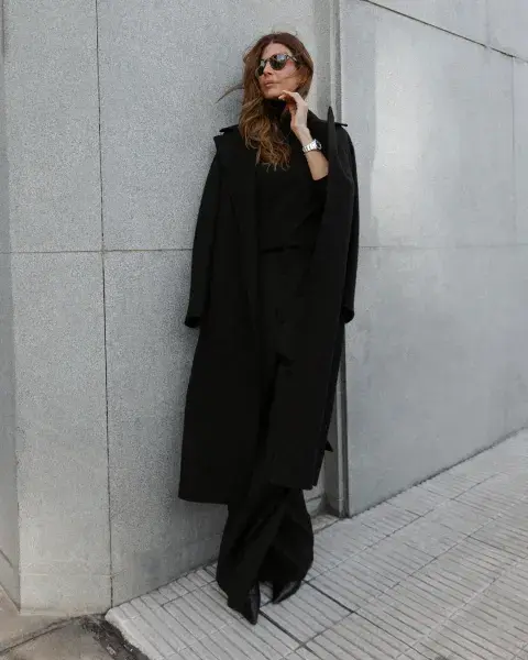 Juliana Awada luciendo un abrigo de su colección Invierno 25. Juliana Awada luciendo un abrigo de su colección Invierno 25.