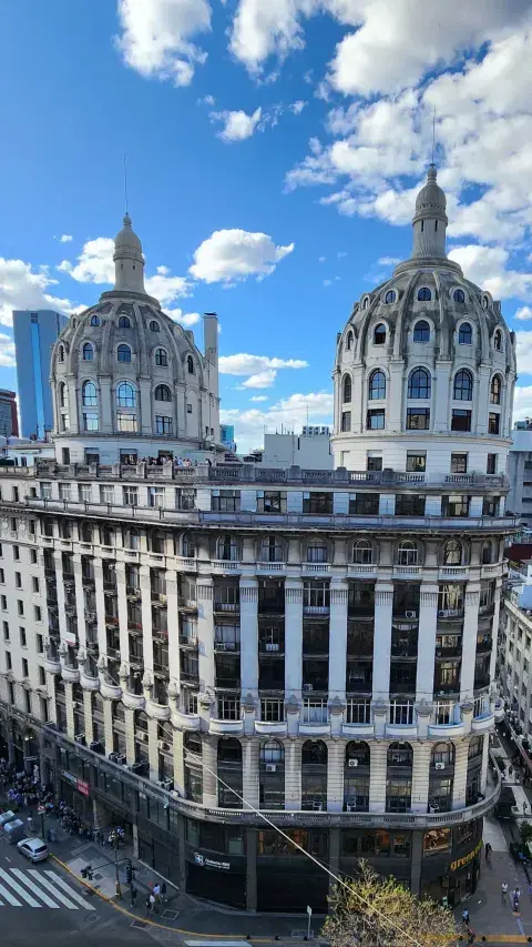 las cúpulas del Edificio Bencich las cúpulas del Edificio Bencich