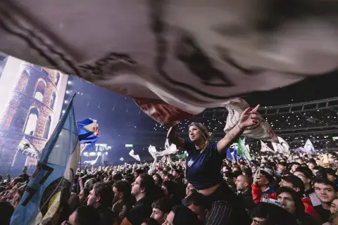 Las banderas entre el público de Los Piojos. Las banderas entre el público de Los Piojos.