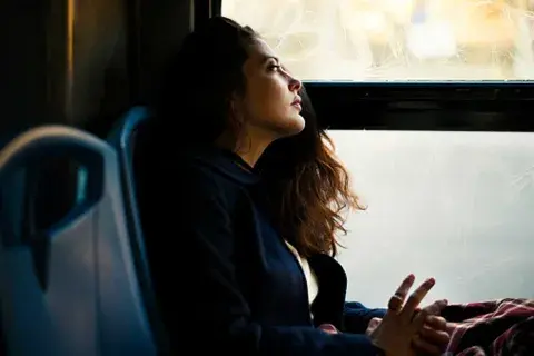 Aprovechar y dejar de lado los dispositivos para conectarse con lo que sucede alrededor Aprovechar y dejar de lado los dispositivos para conectarse con lo que sucede alrededor