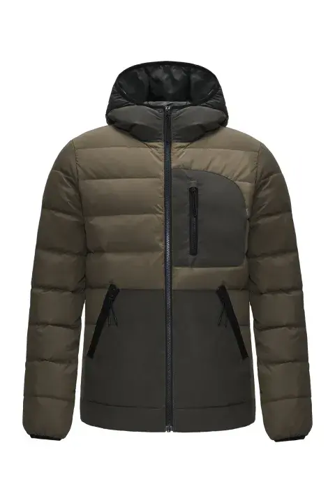 A) Campera matelaseada de hombre combinada a dos tonos modelo "Detzel" marca Perramus  Precio: $ 390.000