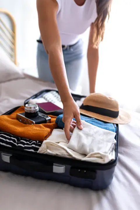 Para un viaje corto, Babich recomienda apostar por prendas claves que se puedan combinar entre sí para múltiples looks: Para un viaje corto, Babich recomienda apostar por prendas claves que se puedan combinar entre sí para múltiples looks: