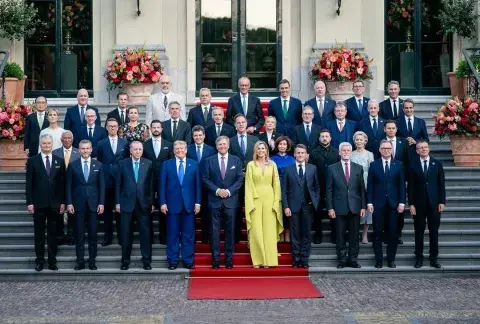 Máxima Zorreguieta se llevó todas las miradas en la cumbre de la OTAN Máxima Zorreguieta se llevó todas las miradas en la cumbre de la OTAN