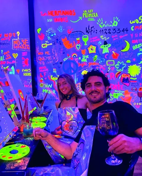 Vino y pintura en Art Point. Vino y pintura en Art Point.