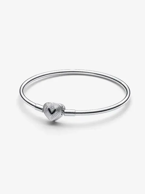 Pandora tiene hasta un 70% off. En sus tiendas físicas podés encontrar 8 brazaletes seleccionados a $59.990 (PANDORA) Pandora tiene hasta un 70% off. En sus tiendas físicas podés encontrar 8 brazaletes seleccionados a $59.990 (PANDORA)