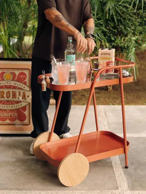 El carrito de chapa en colores, otra versión moderna que es furor en este 2025