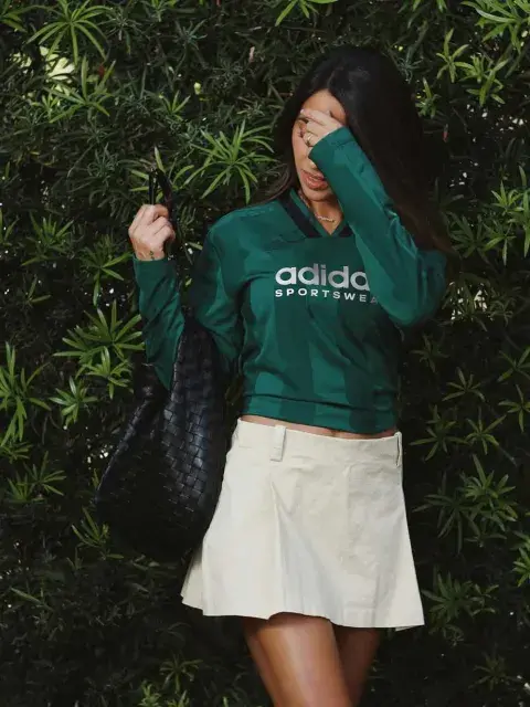 Antonela Roccuzzo apostó por un look block core Antonela Roccuzzo apostó por un look block core