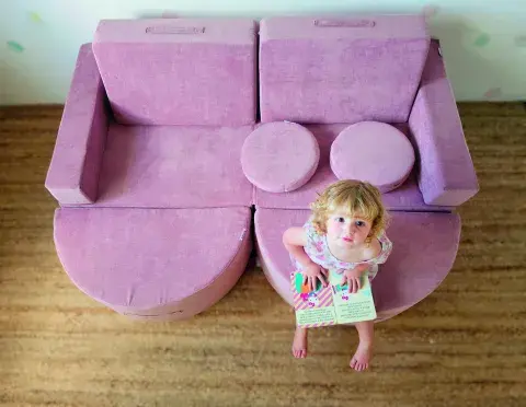 Una propuesta lúdica, cálida y versátil para acompañar infancias en movimiento. Una propuesta lúdica, cálida y versátil para acompañar infancias en movimiento.