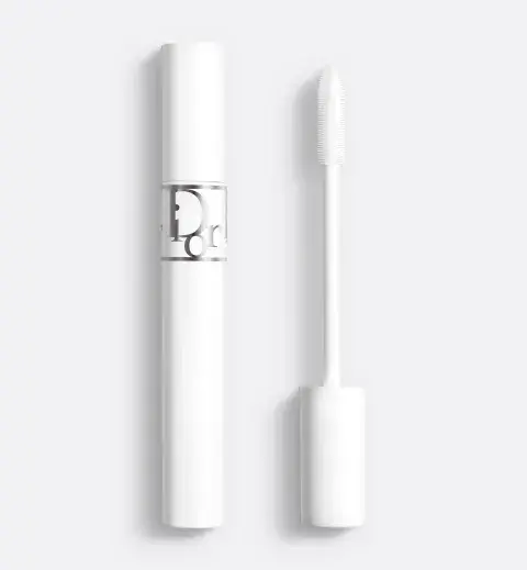 Diorshow Maximizer 4D de Dior: este producto lo podés usar antes de la máscara de pestañas para que te genere más volumen pero también como mascarilla de tratamiento a la noche.