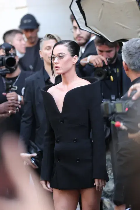 Katy Perry en la Semana de la Alta Costura de París 2025/2026. Katy Perry en la Semana de la Alta Costura de París 2025/2026.
