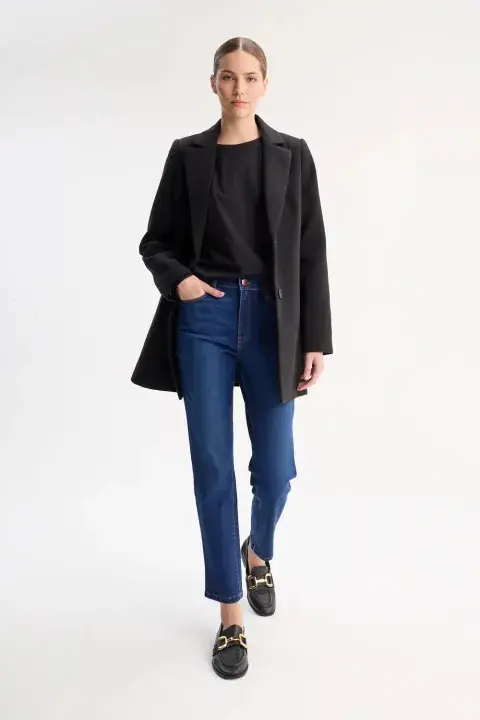 Los jeans chupines no pasaron de moda. Si buscás uno cómodo que también podés usar en verano, este modelo es perfecto. (PORTSAID $77.400,00) Los jeans chupines no pasaron de moda. Si buscás uno cómodo que también podés usar en verano, este modelo es perfecto. (PORTSAID $77.400,00)