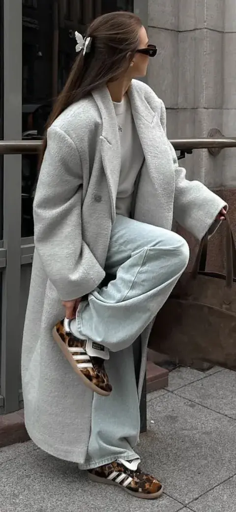 El animal print es una de las estampas que podés sumar a cualquier look neutro para darle un toque canchero. El animal print es una de las estampas que podés sumar a cualquier look neutro para darle un toque canchero.