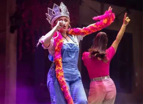 Dancing Queen, como no podría ser de otra manera, es el punto culminante del espectáculo. 